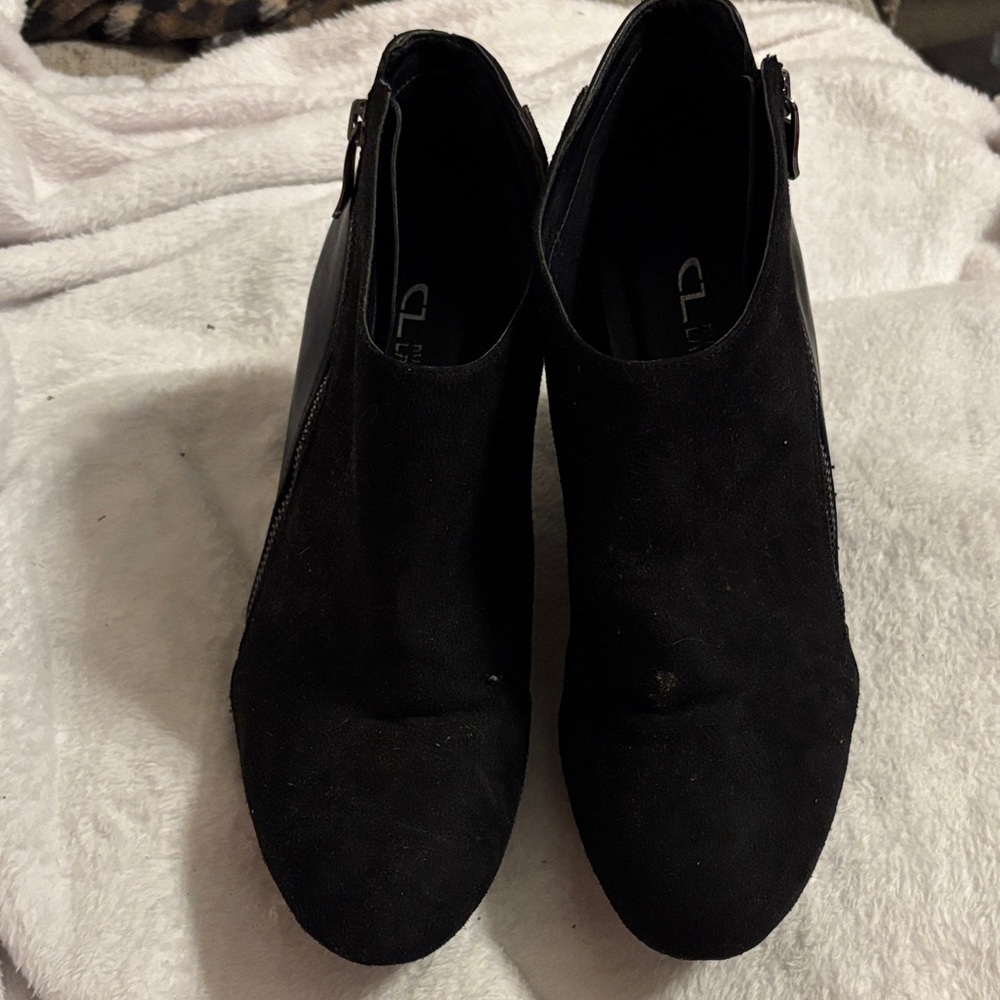 CL by Laundry Black Ankle Booties